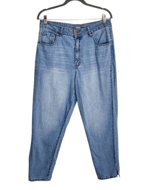 d. jeans Light Wash Tapered Denim Jeans with Notched Hem Size 10